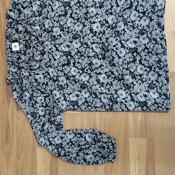 Cabi # 3765 Olive Floral Bianca Peasant Blouse Lined Ruffle Puff Sleeve Size XS - Picture 5 of 11